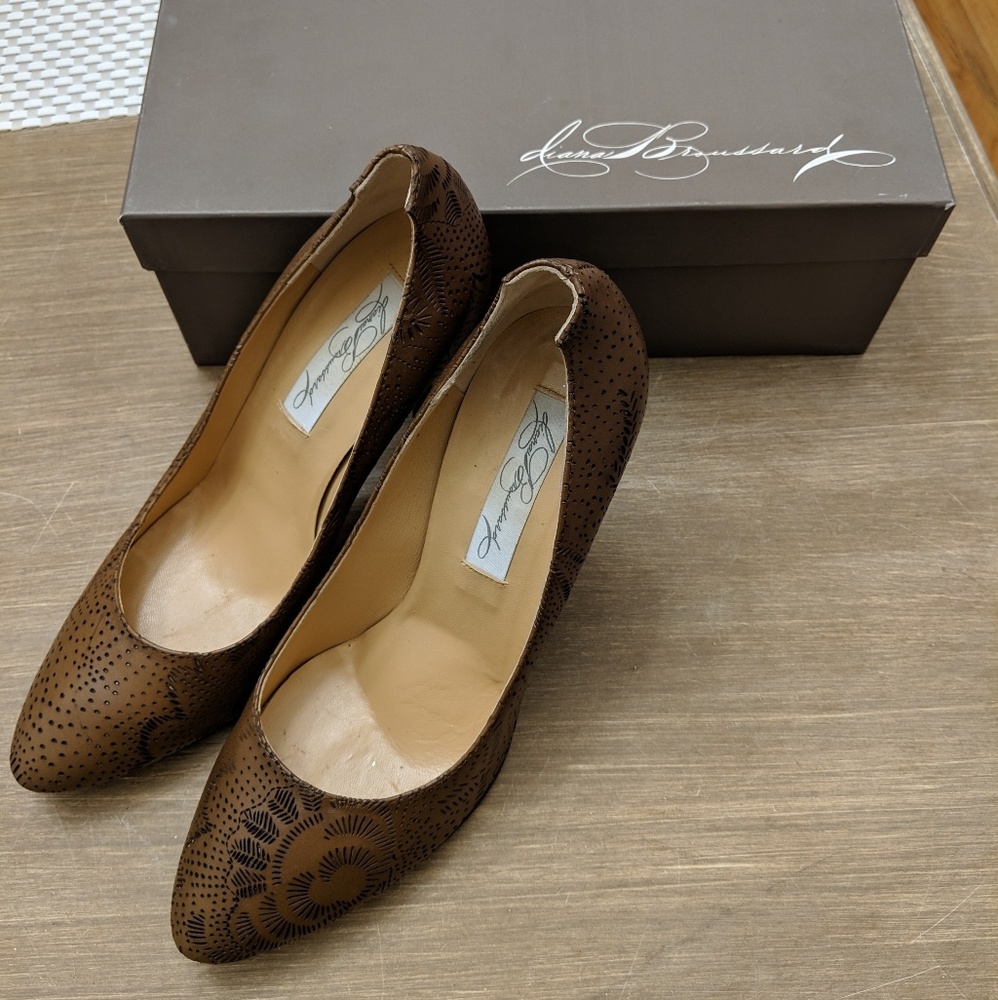 Diana Broussard Heels, Alec Laserto Taupe.